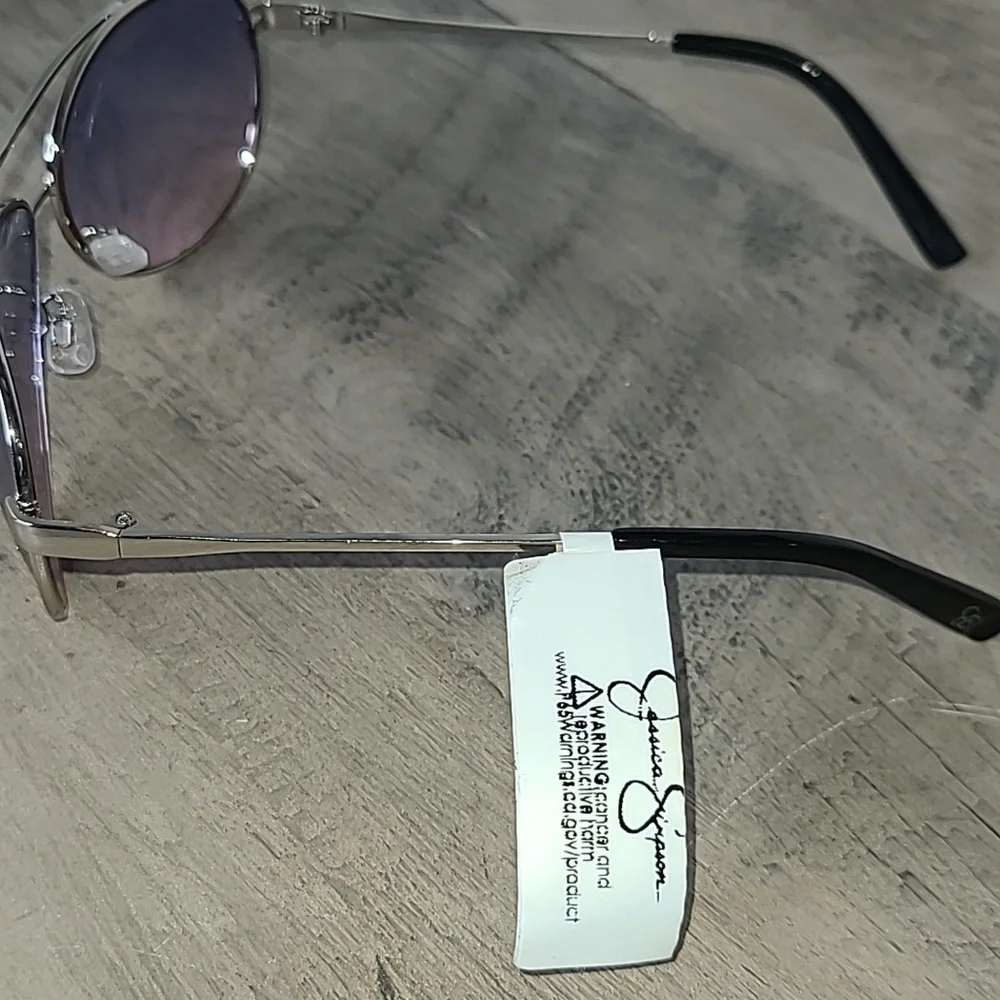 Jessica Simpson Sunglasses - Picture 2 of 4